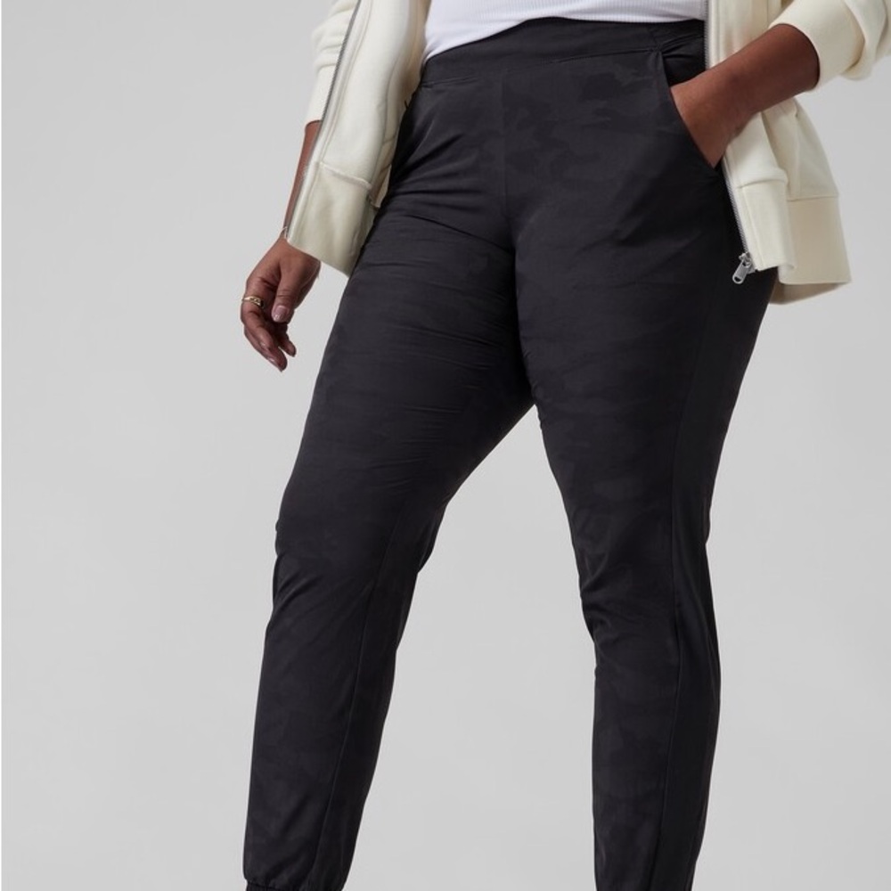 Athleta Brooklyn Camo Joggers in Black
